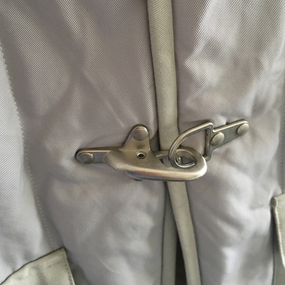 Nomia grey quilted work vest with latch hook 🌟 - Picture 5 of 8